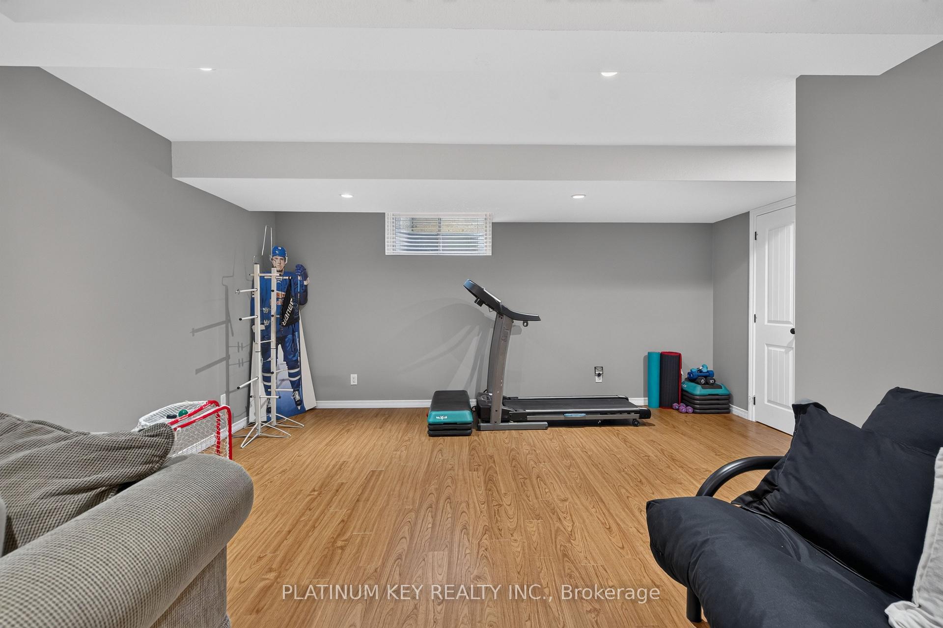 Photo 35 of 277 Thorne Drive, Strathroy-Caradoc, NE — HOMEH
