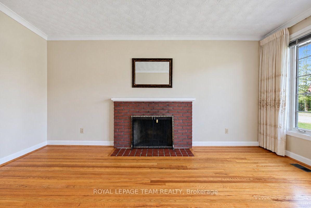 Photo 6 of 48 Harris Place, Ottawa, Meadowlands/St. Claire Gardens — HOMEH