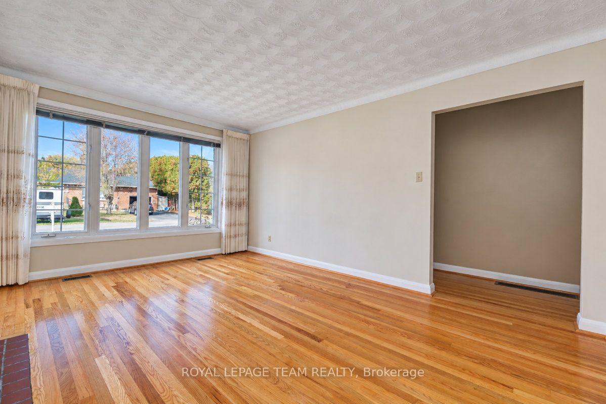 Photo 7 of 48 Harris Place, Ottawa, Meadowlands/St. Claire Gardens — HOMEH