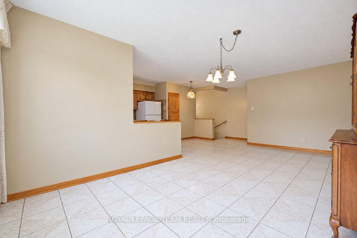 Photo 14 of 48 Harris Place, Ottawa, Meadowlands/St. Claire Gardens — HOMEH