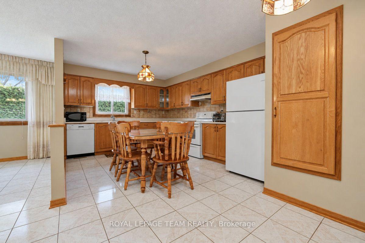 Photo 15 of 48 Harris Place, Ottawa, Meadowlands/St. Claire Gardens — HOMEH