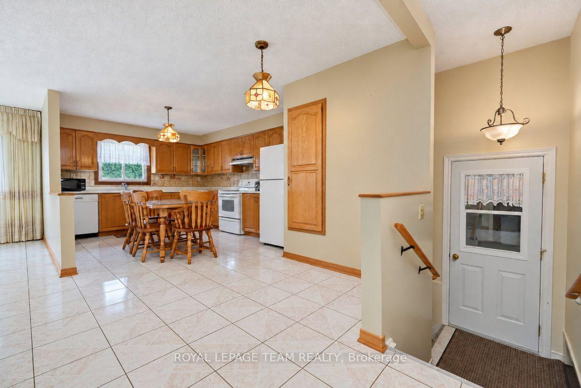 Photo 16 of 48 Harris Place, Ottawa, Meadowlands/St. Claire Gardens — HOMEH