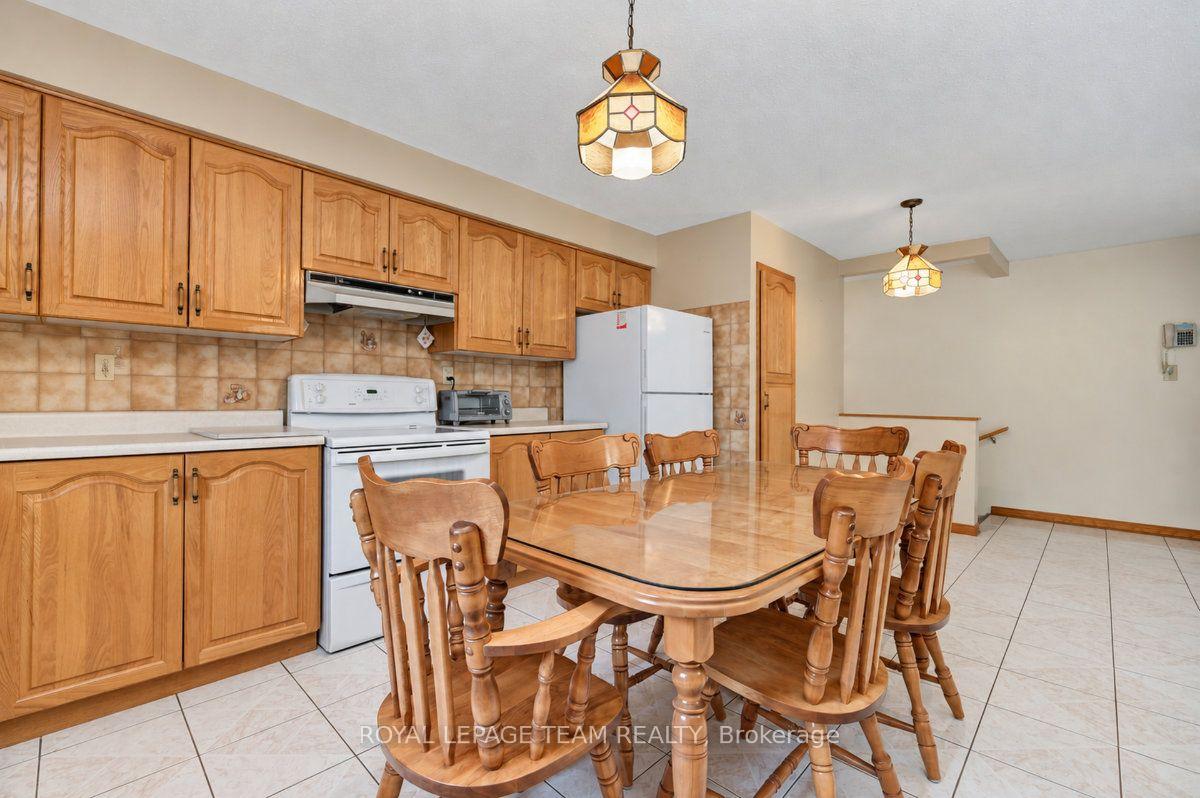 Photo 19 of 48 Harris Place, Ottawa, Meadowlands/St. Claire Gardens — HOMEH
