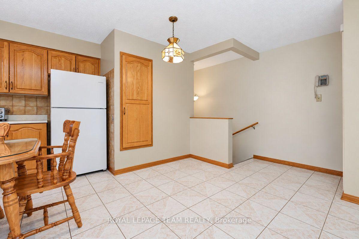 Photo 20 of 48 Harris Place, Ottawa, Meadowlands/St. Claire Gardens — HOMEH