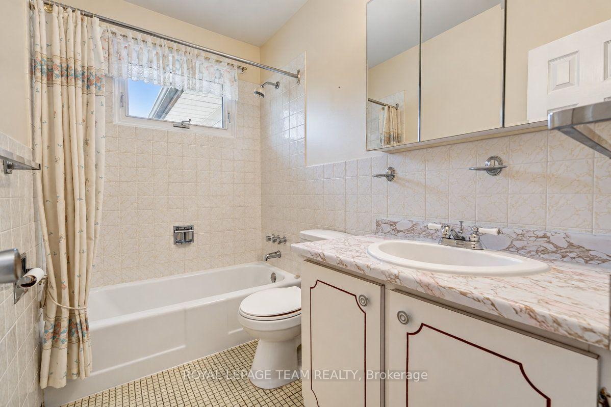 Photo 23 of 48 Harris Place, Ottawa, Meadowlands/St. Claire Gardens — HOMEH