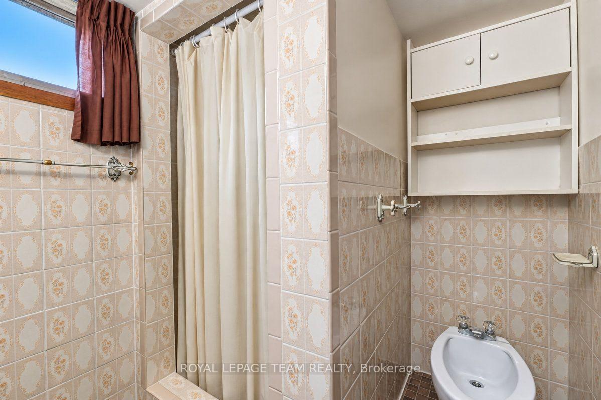 Photo 37 of 48 Harris Place, Ottawa, Meadowlands/St. Claire Gardens — HOMEH