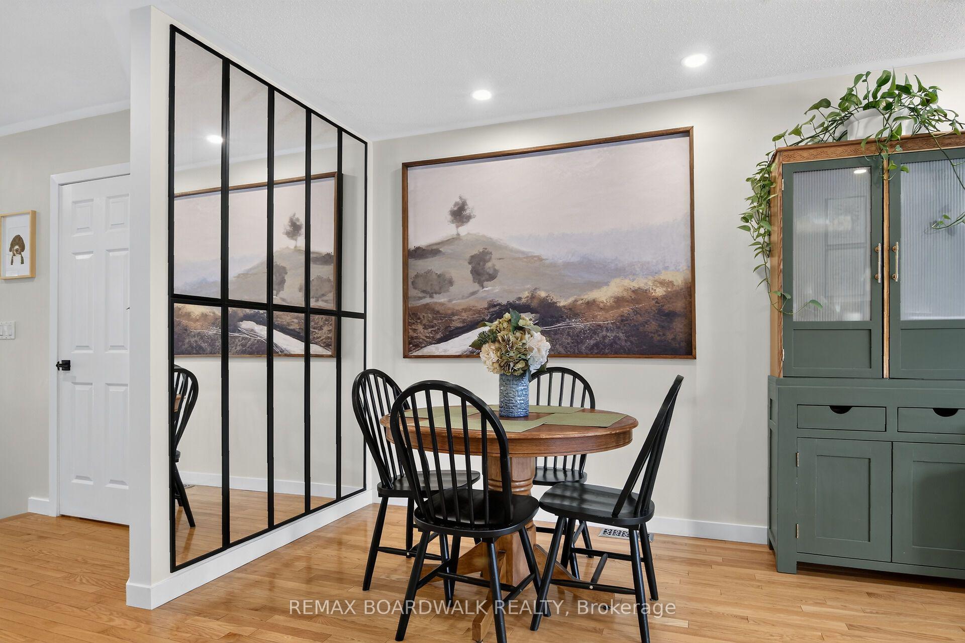 Photo 12 of 994 Rocky Harbour Crescent, Ottawa, Riverside South/Gloucester Glen — HOMEH