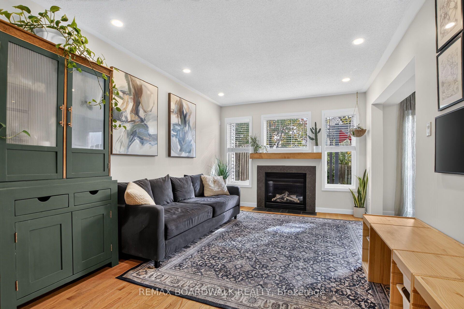 Photo 13 of 994 Rocky Harbour Crescent, Ottawa, Riverside South/Gloucester Glen — HOMEH