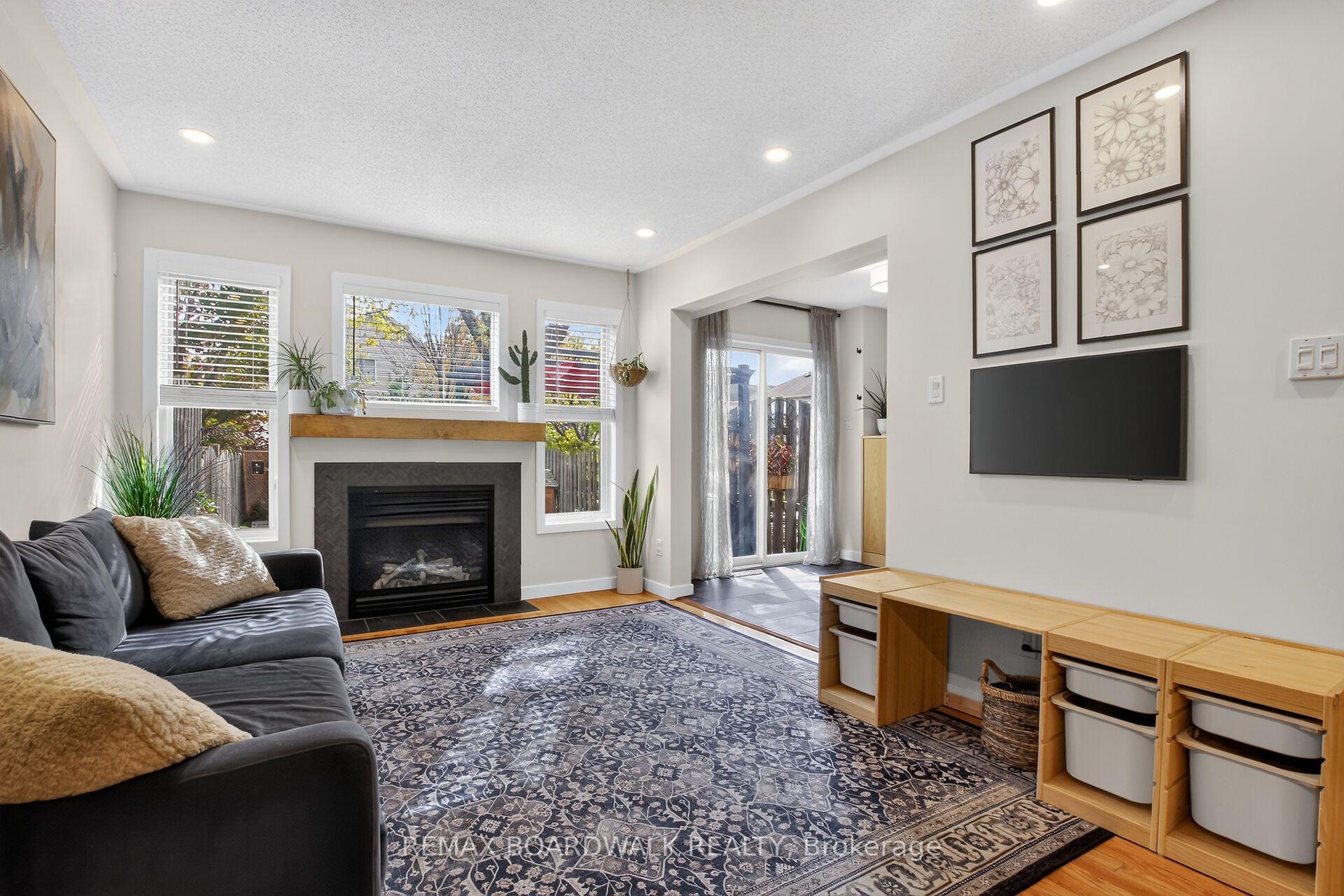 Photo 14 of 994 Rocky Harbour Crescent, Ottawa, Riverside South/Gloucester Glen — HOMEH