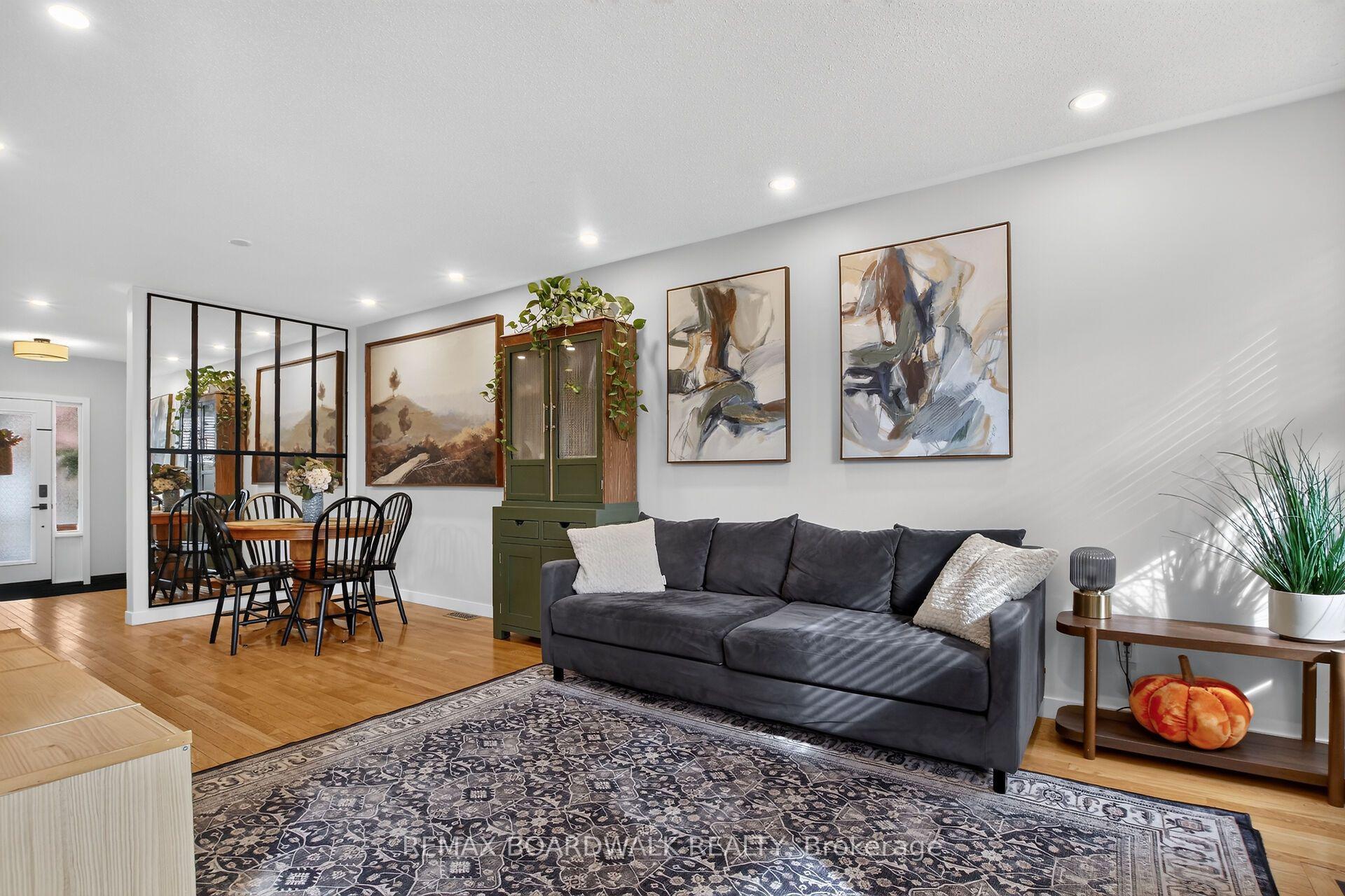 Photo 15 of 994 Rocky Harbour Crescent, Ottawa, Riverside South/Gloucester Glen — HOMEH