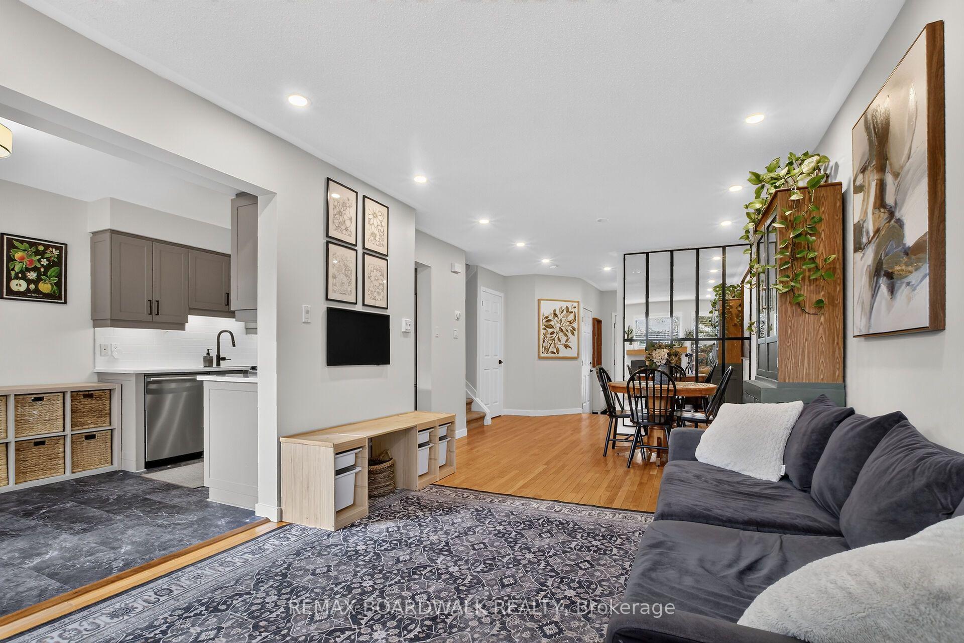 Photo 16 of 994 Rocky Harbour Crescent, Ottawa, Riverside South/Gloucester Glen — HOMEH