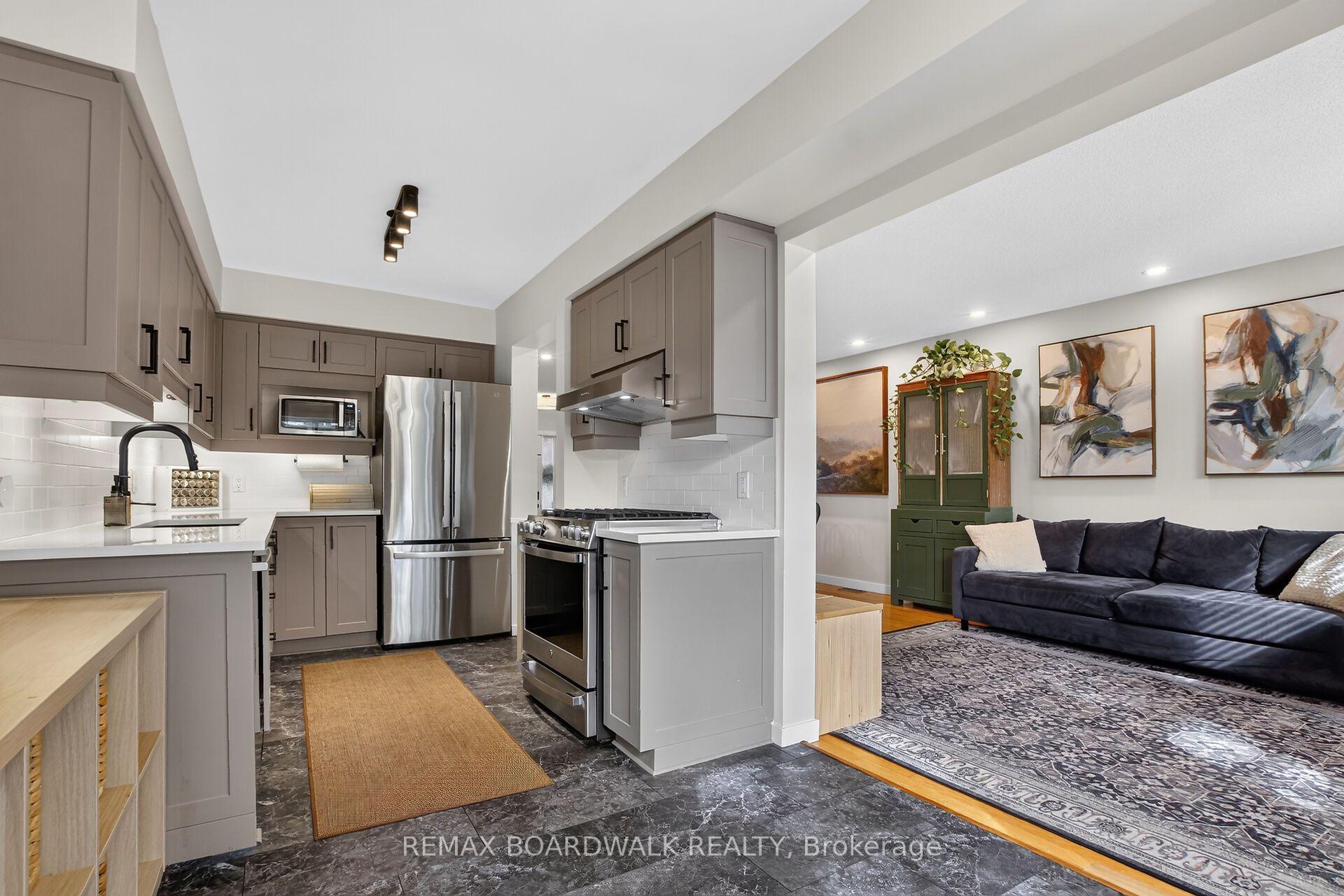 Photo 20 of 994 Rocky Harbour Crescent, Ottawa, Riverside South/Gloucester Glen — HOMEH