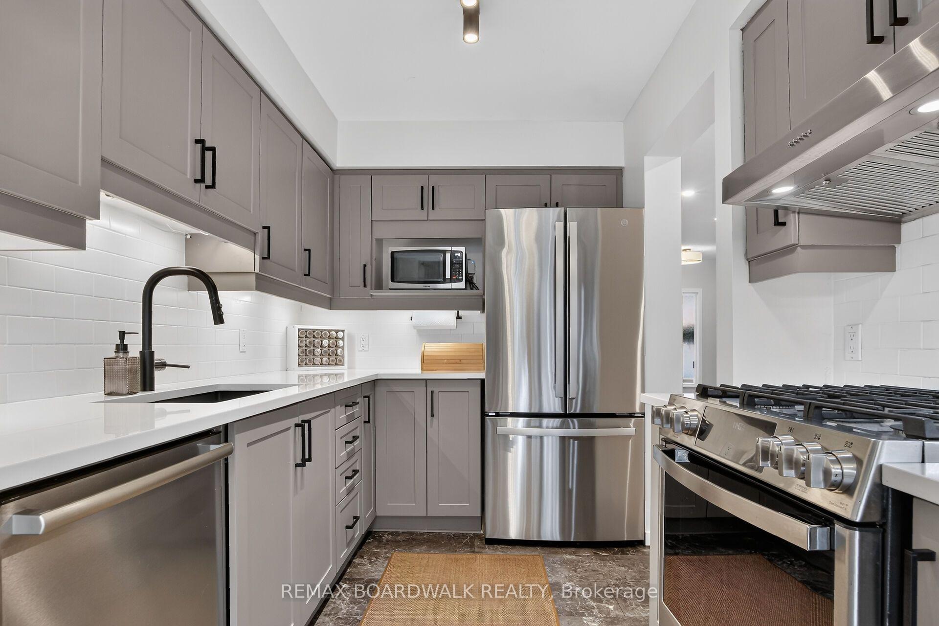 Photo 21 of 994 Rocky Harbour Crescent, Ottawa, Riverside South/Gloucester Glen — HOMEH