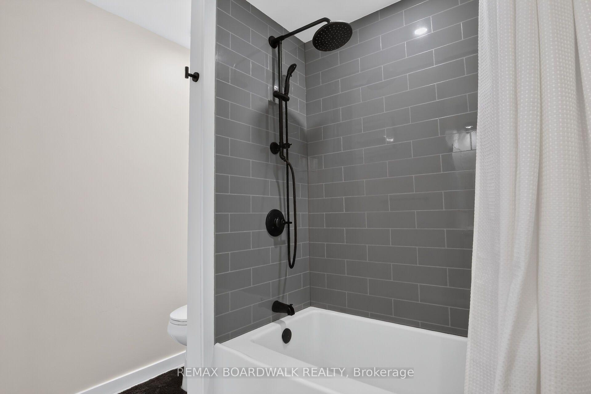 Photo 36 of 994 Rocky Harbour Crescent, Ottawa, Riverside South/Gloucester Glen — HOMEH
