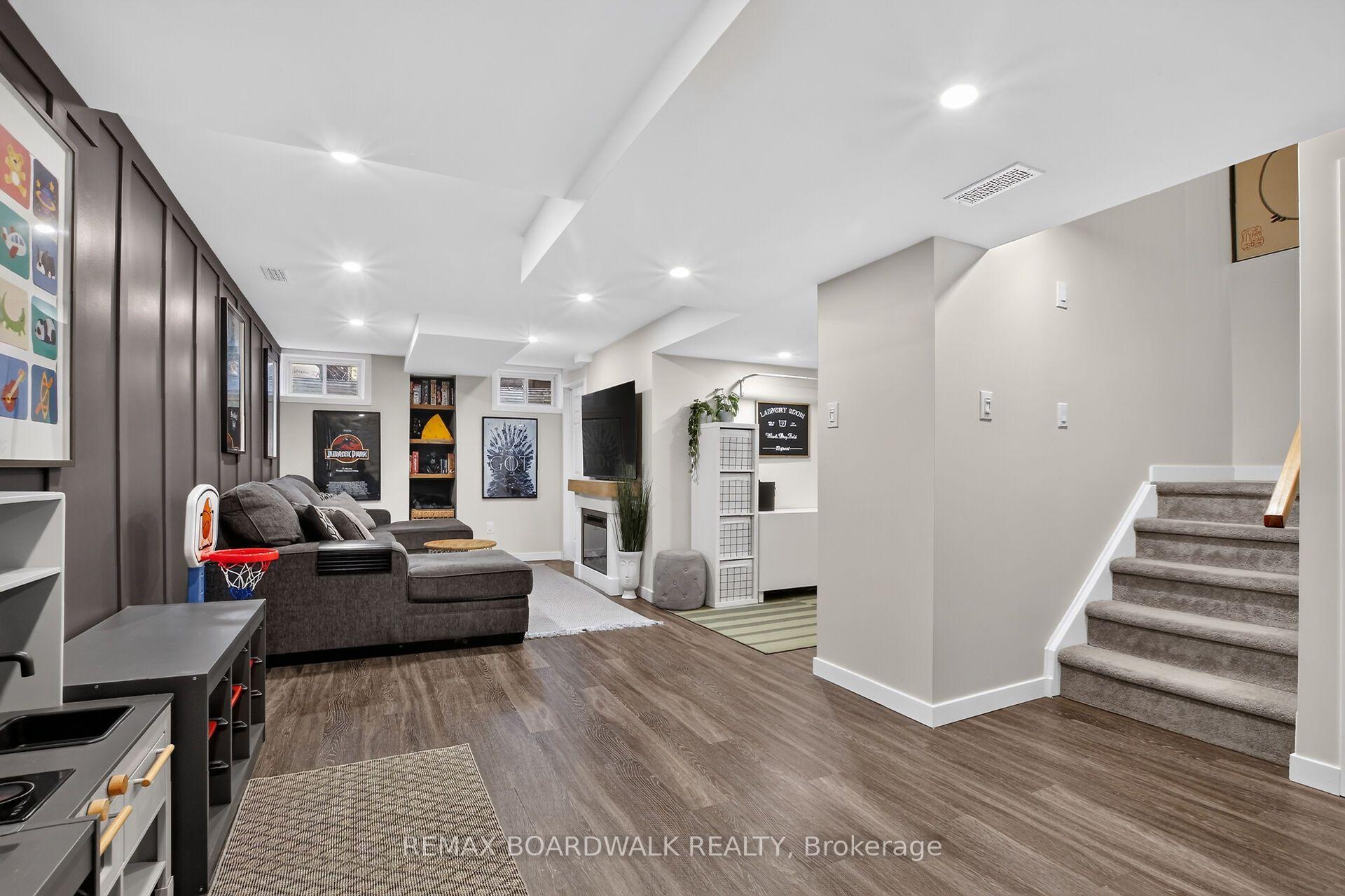 Photo 43 of 994 Rocky Harbour Crescent, Ottawa, Riverside South/Gloucester Glen — HOMEH