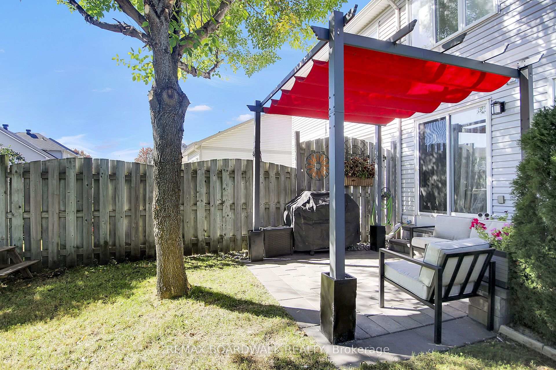 Photo 46 of 994 Rocky Harbour Crescent, Ottawa, Riverside South/Gloucester Glen — HOMEH