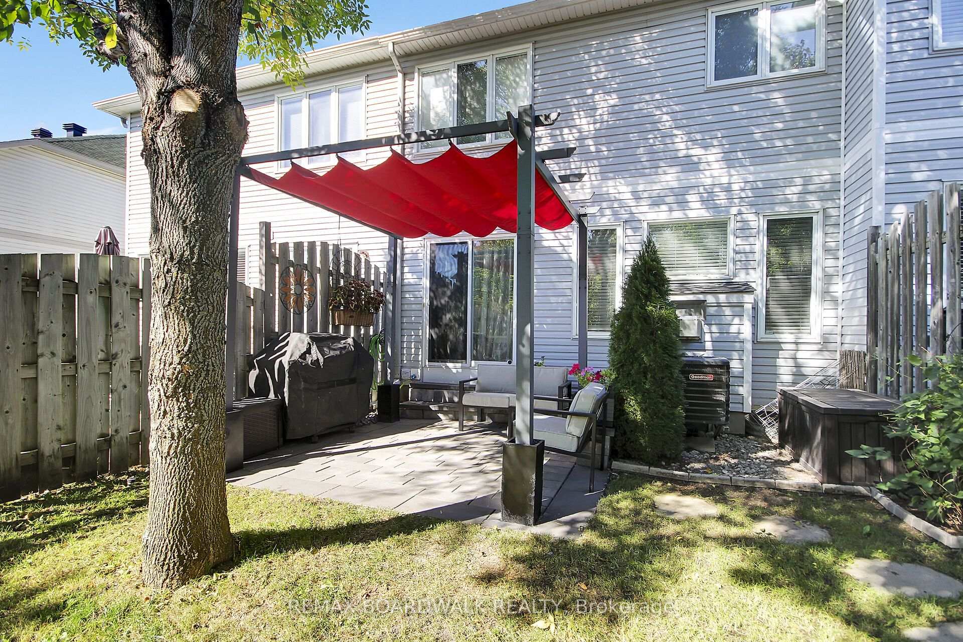 Photo 48 of 994 Rocky Harbour Crescent, Ottawa, Riverside South/Gloucester Glen — HOMEH