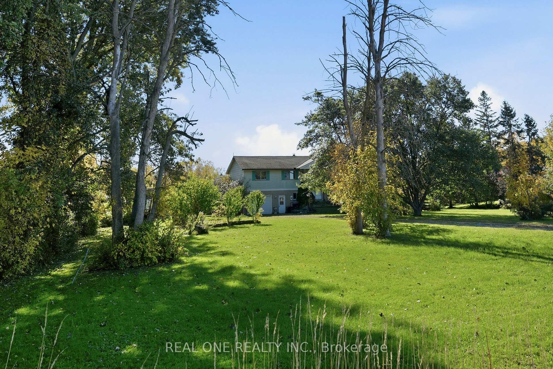 Photo 1 of 1069 Bird Road, Haldimand, Dunnville — HOMEH