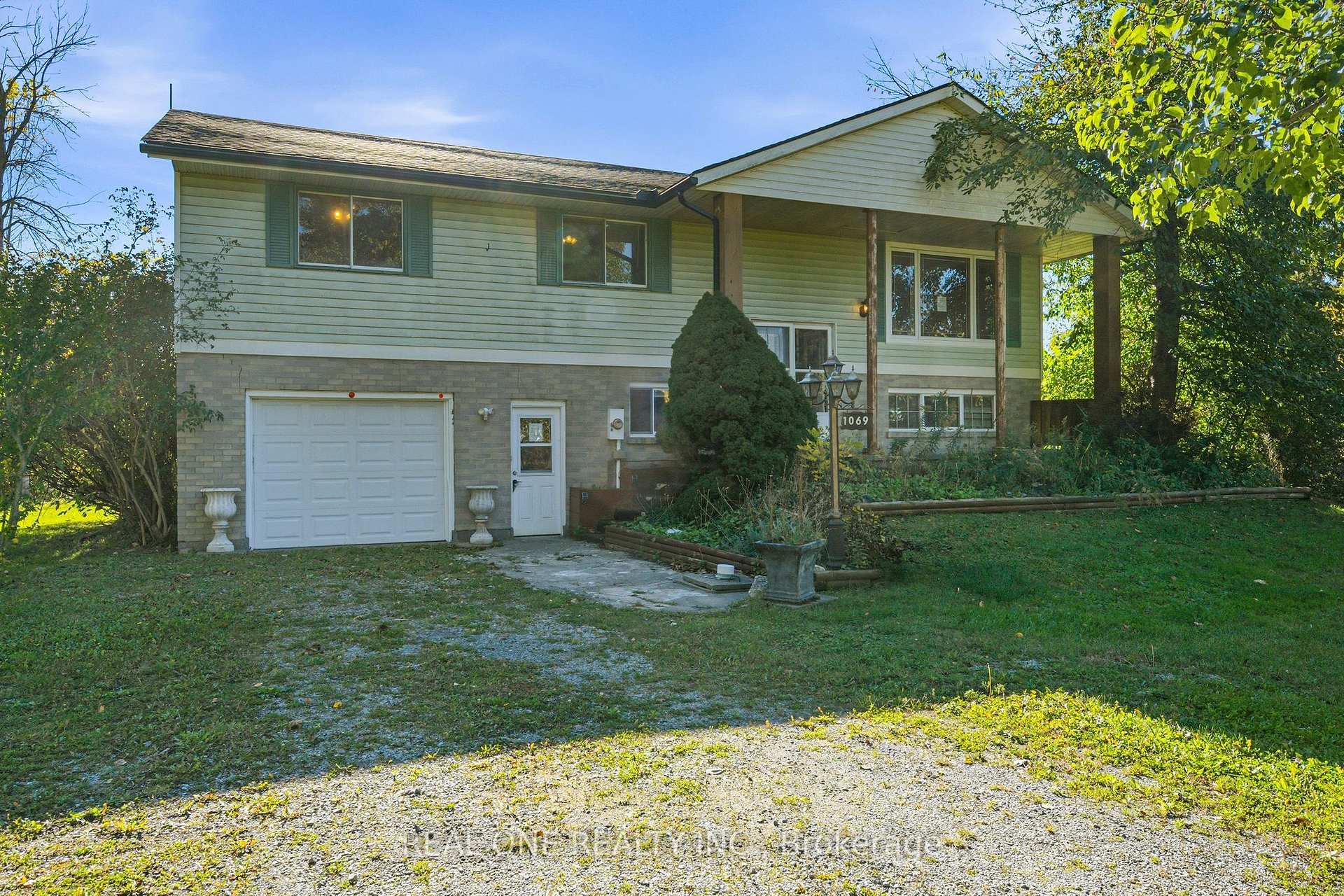 Photo 5 of 1069 Bird Road, Haldimand, Dunnville — HOMEH