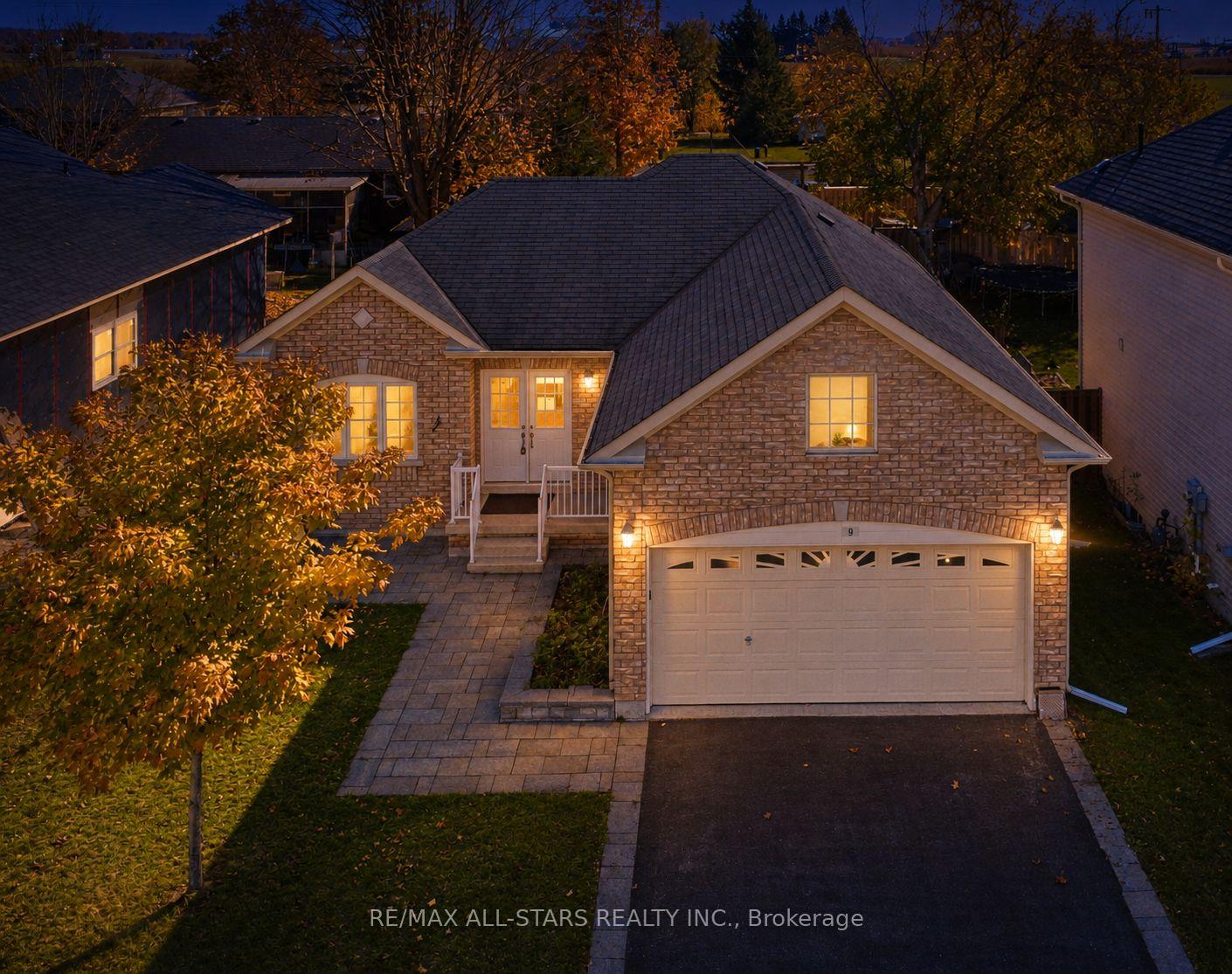 Front of 9 Maple Avenue E