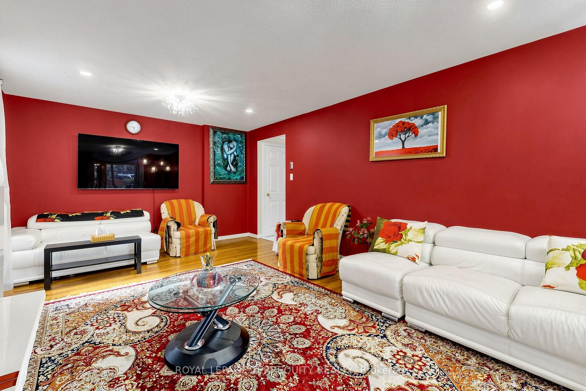 Photo 8 of 3253 Ibbetson Crescent, Mississauga, Erindale — HOMEH