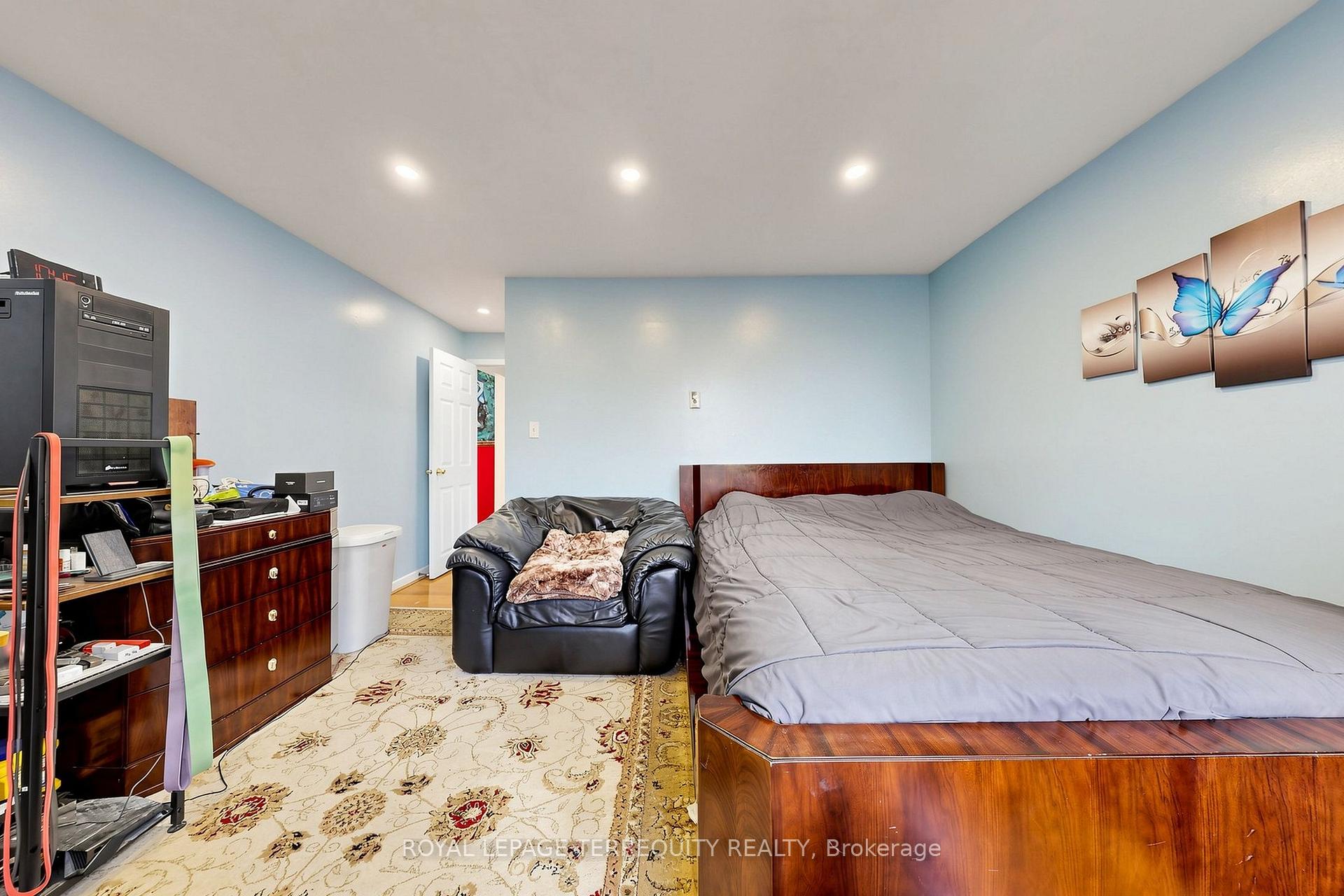 Photo 25 of 3253 Ibbetson Crescent, Mississauga, Erindale — HOMEH