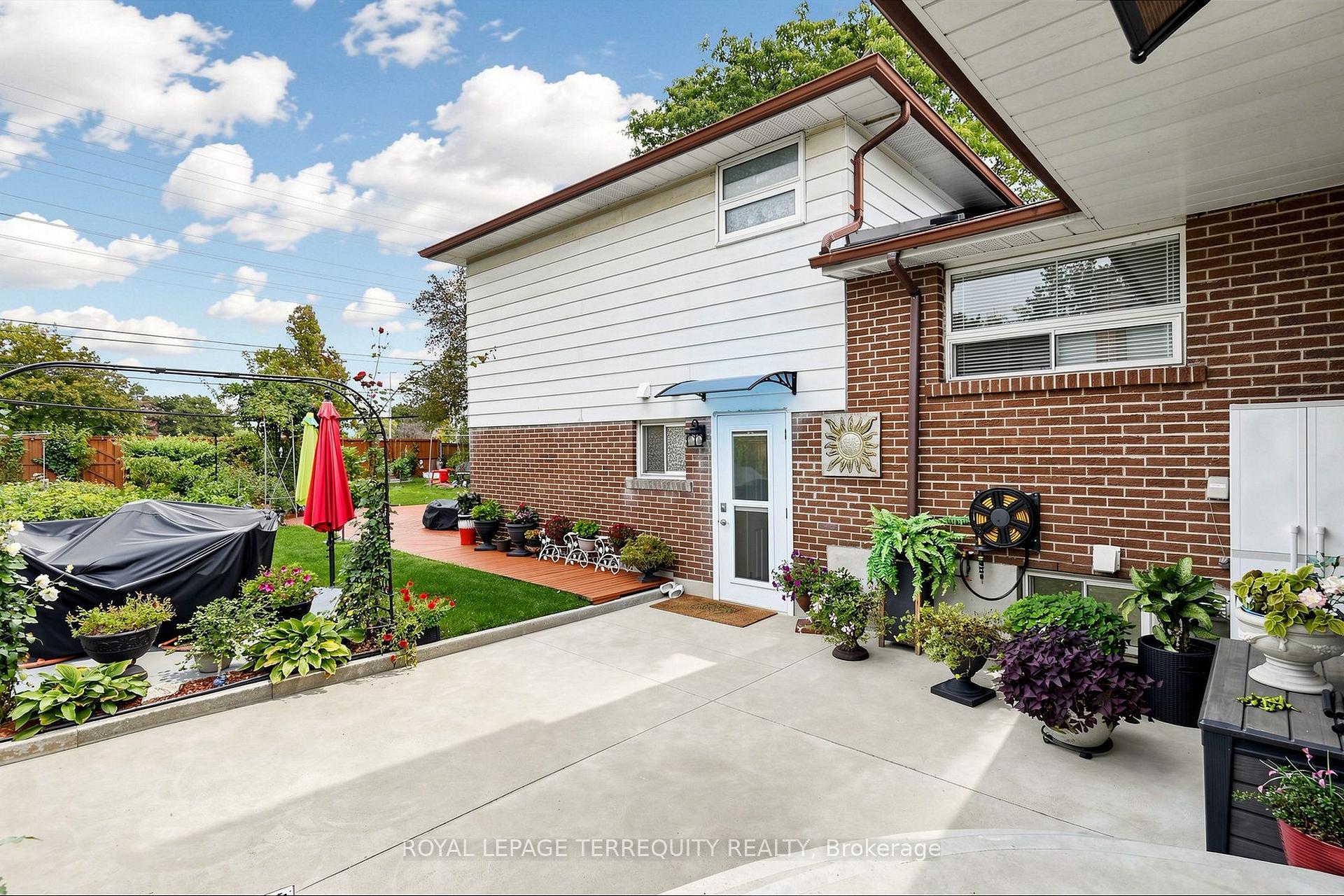 Photo 39 of 3253 Ibbetson Crescent, Mississauga, Erindale — HOMEH