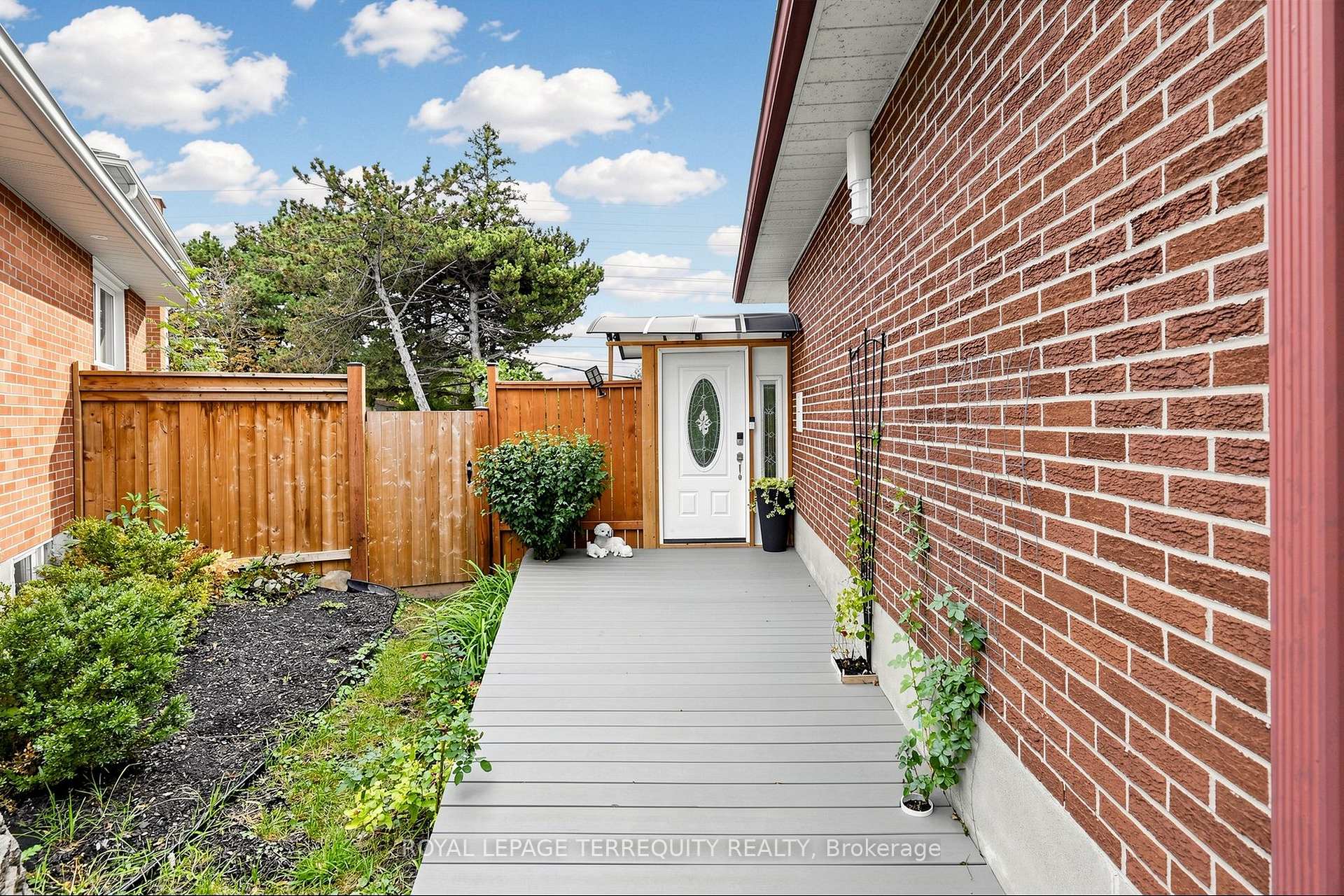 Photo 48 of 3253 Ibbetson Crescent, Mississauga, Erindale — HOMEH