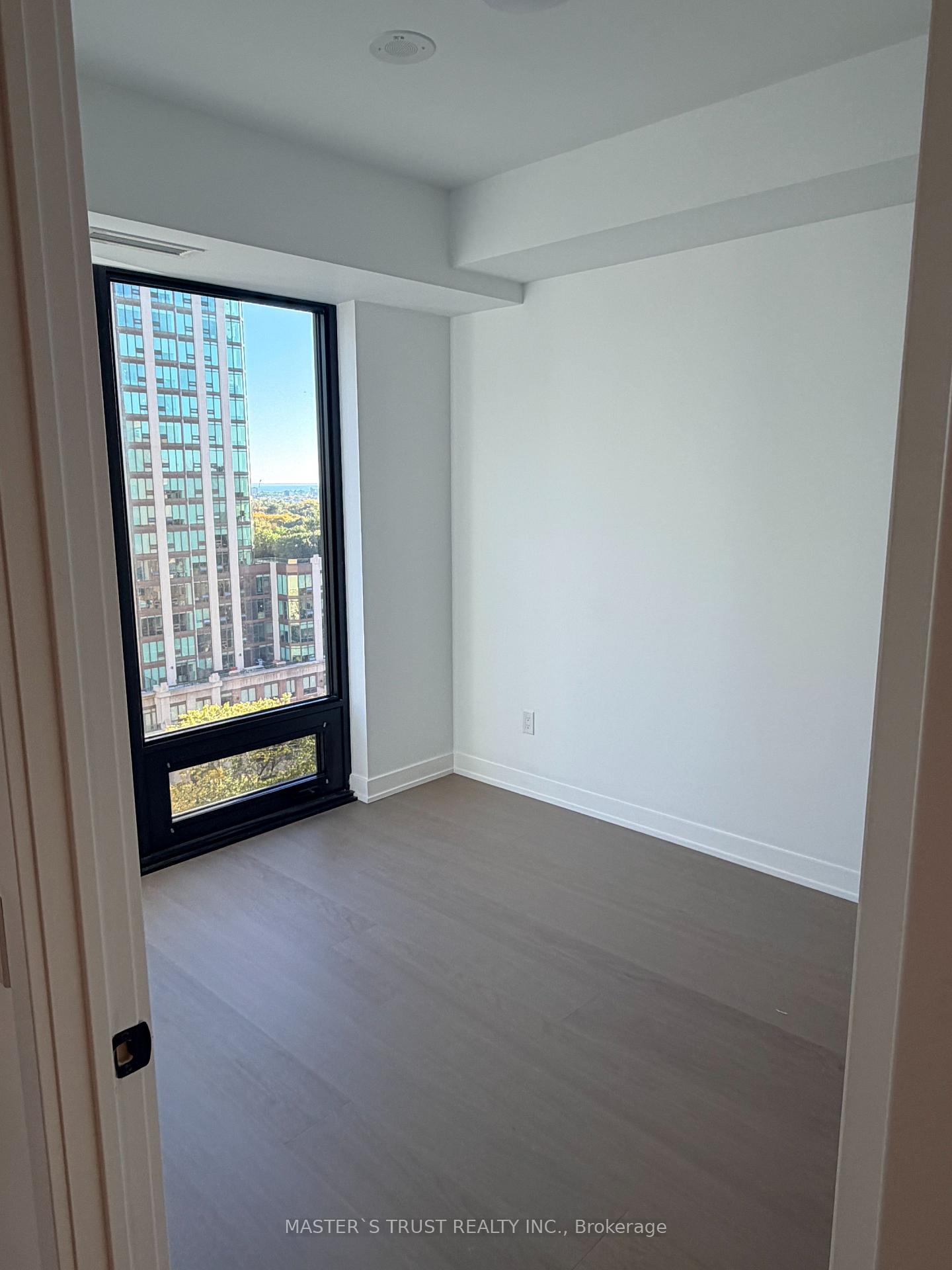 Photo 6 of Unit 1705, 91 Montclair Avenue, Toronto, Forest Hill South — HOMEH