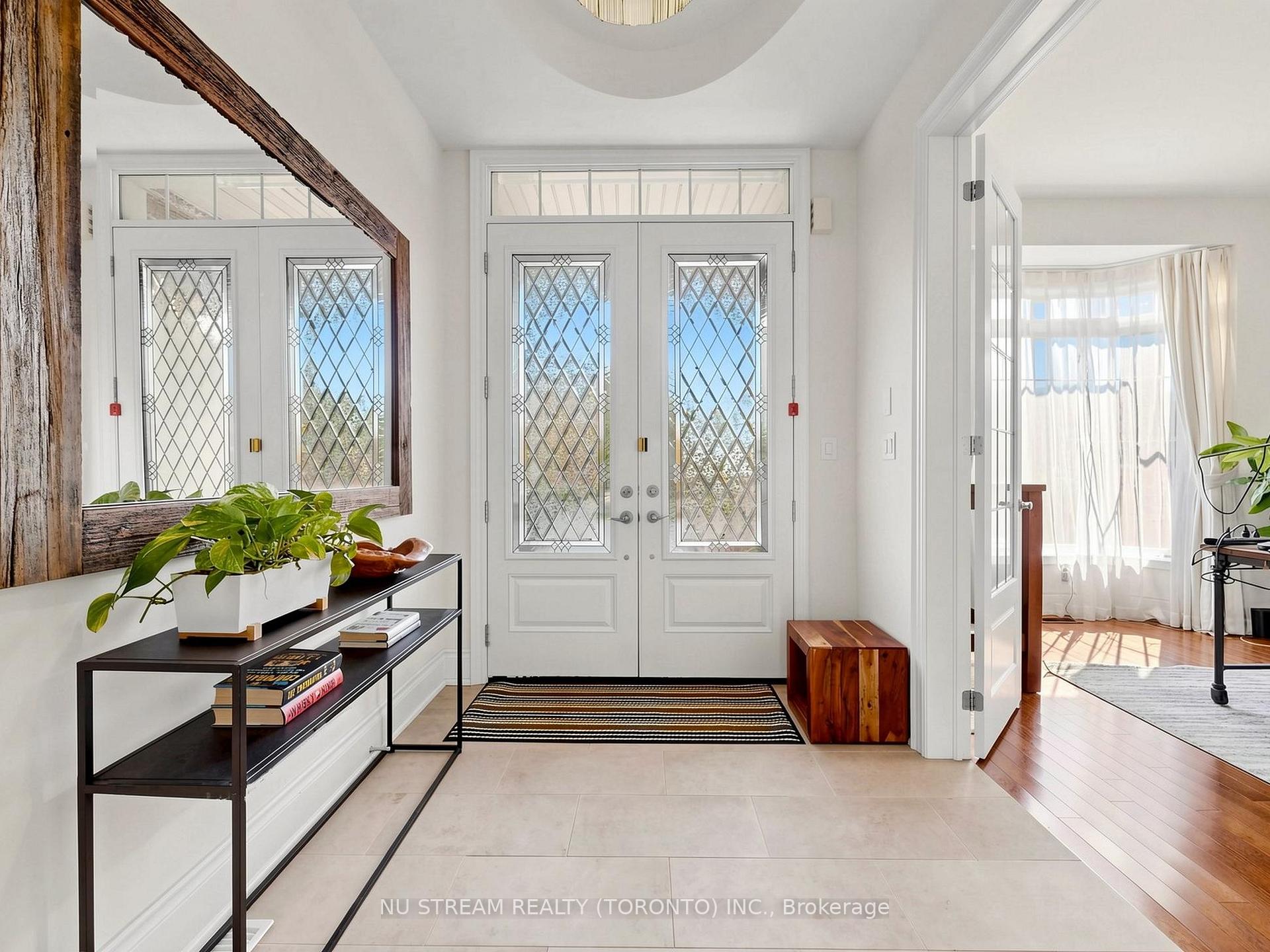 Photo 3 of 175 Timber Creek Boulevard, Vaughan, Kleinburg — HOMEH