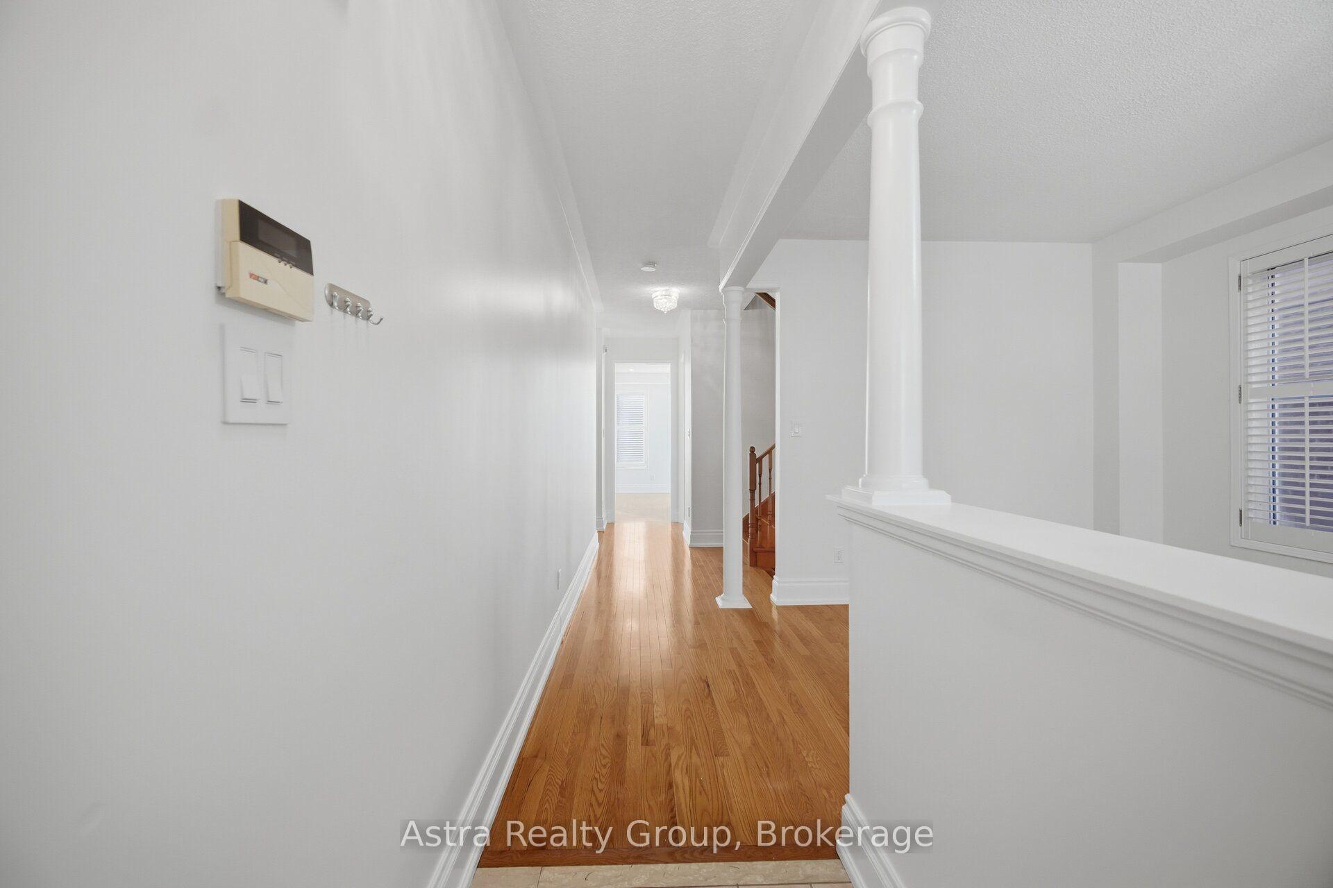 Photo 6 of 47 Reindeer Crescent, Vaughan, Vellore Village — HOMEH