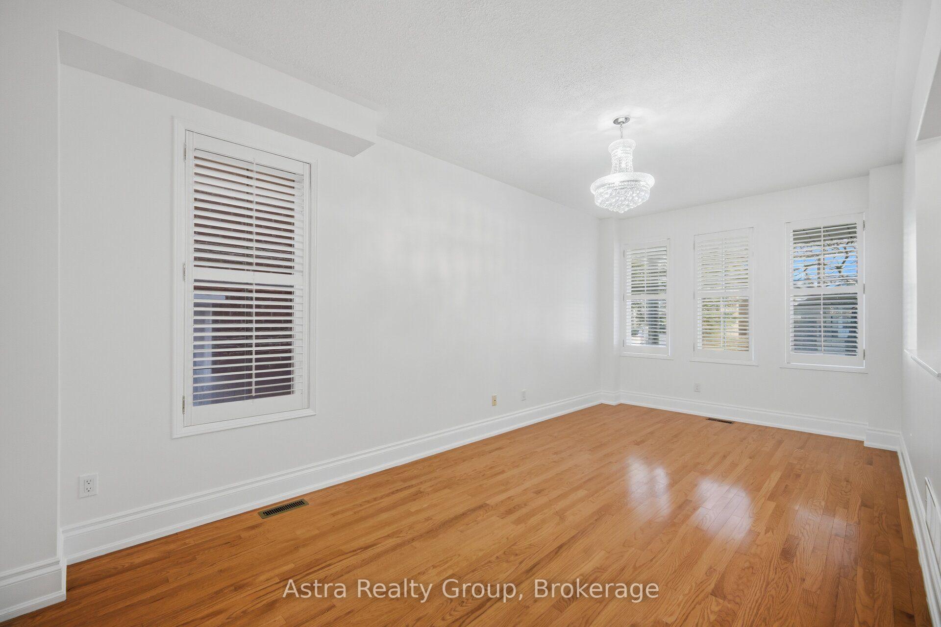 Photo 7 of 47 Reindeer Crescent, Vaughan, Vellore Village — HOMEH
