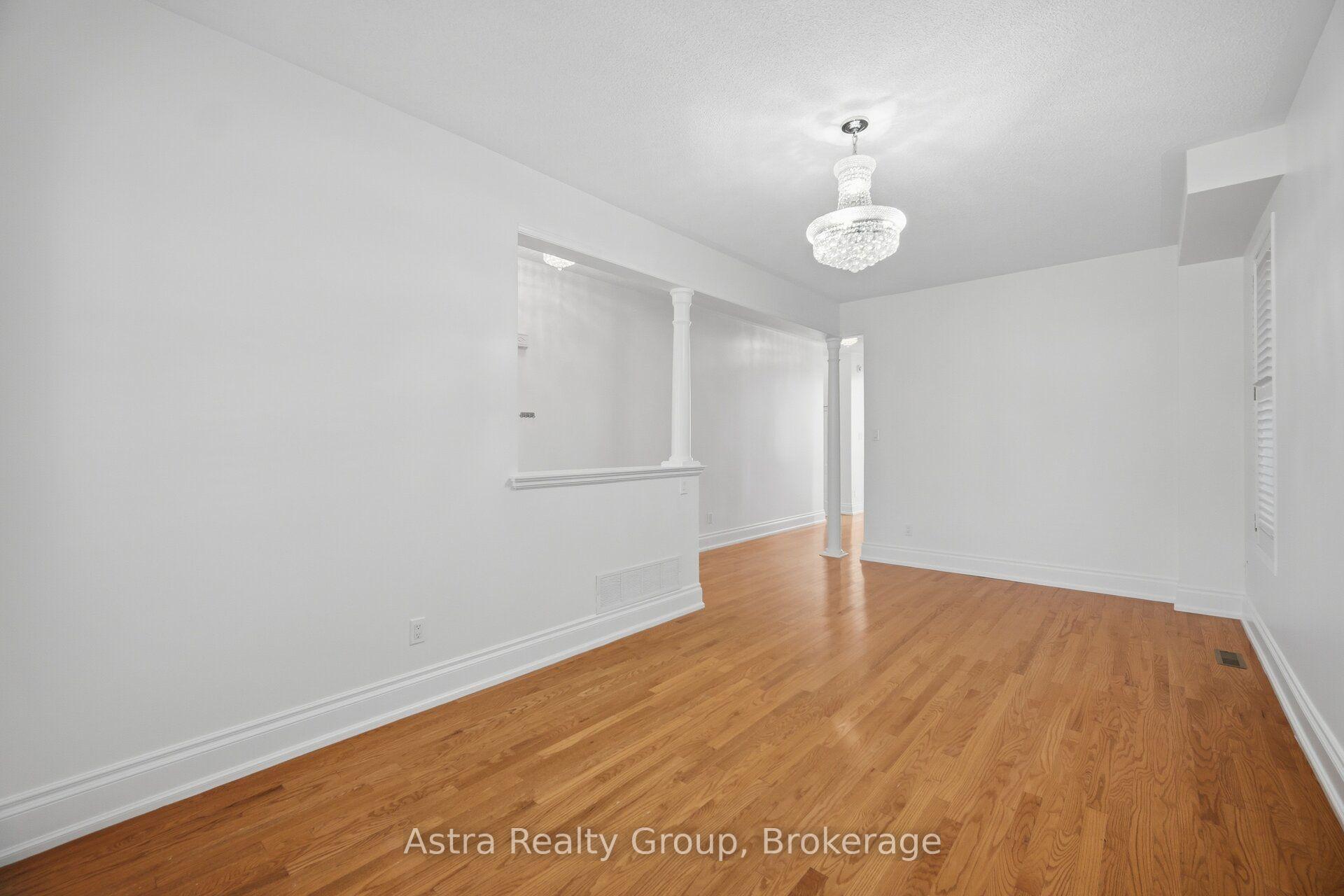 Photo 9 of 47 Reindeer Crescent, Vaughan, Vellore Village — HOMEH