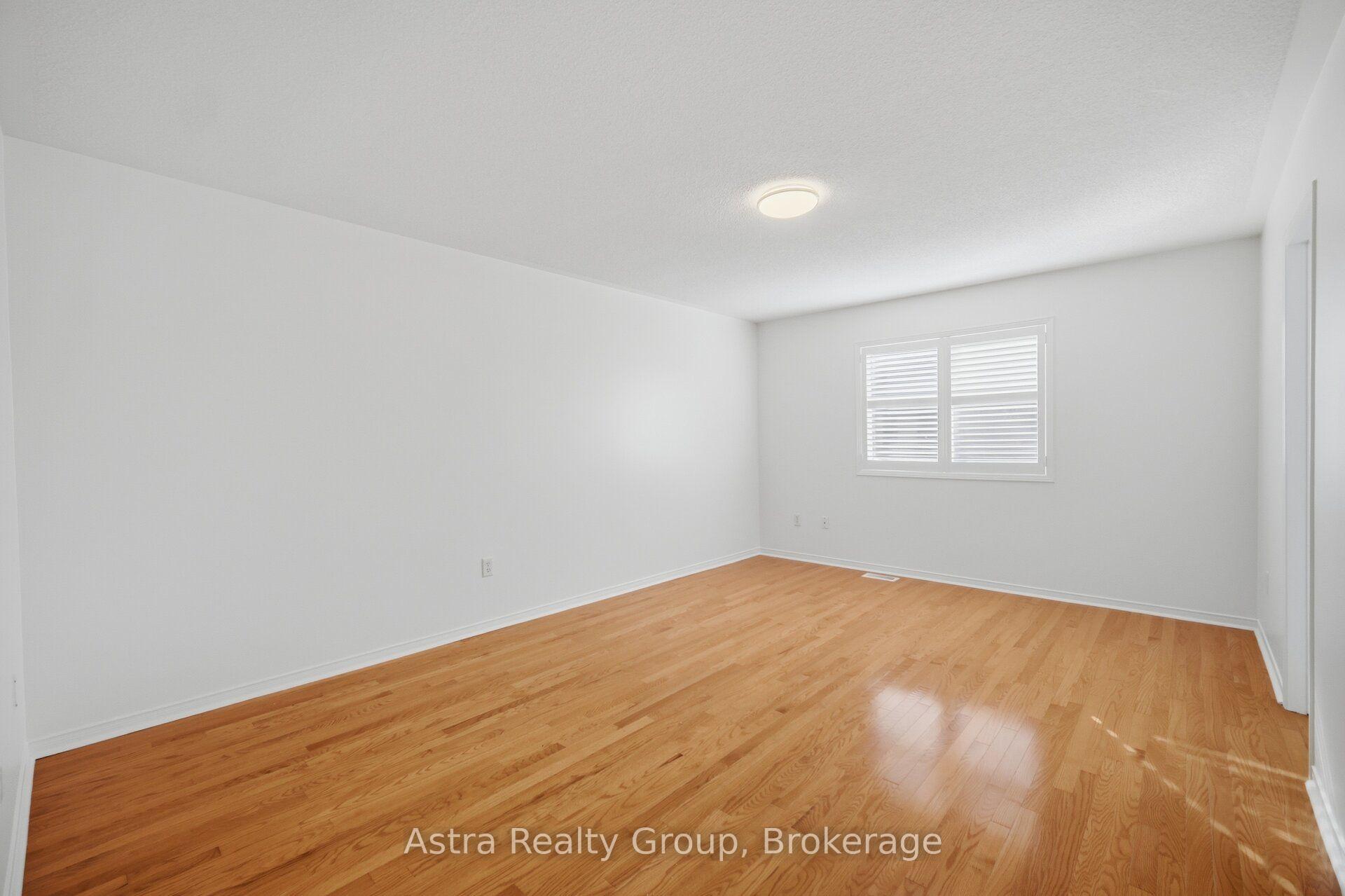Photo 20 of 47 Reindeer Crescent, Vaughan, Vellore Village — HOMEH