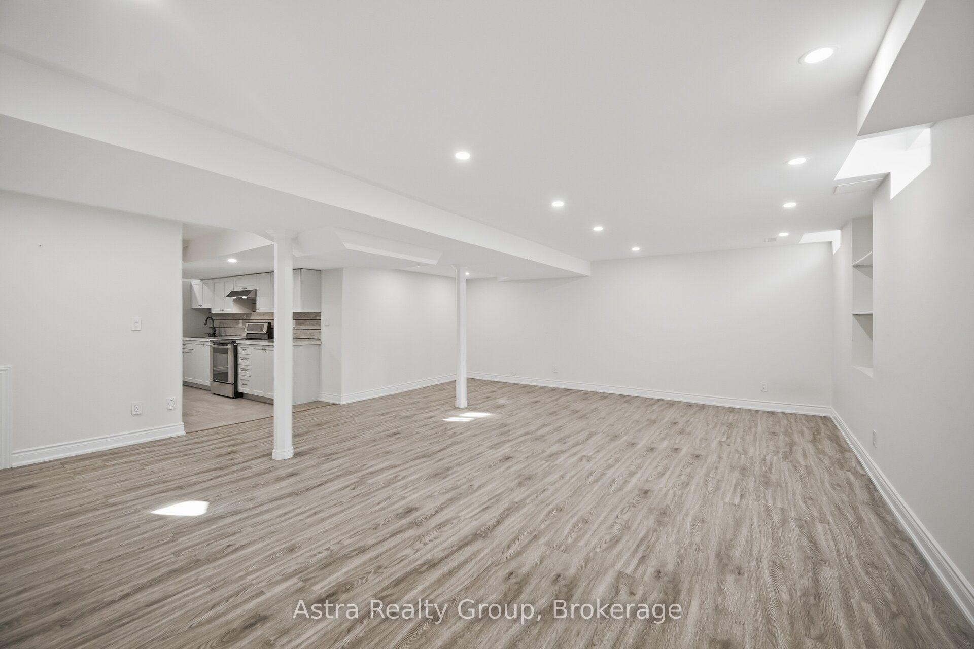 Photo 42 of 47 Reindeer Crescent, Vaughan, Vellore Village — HOMEH