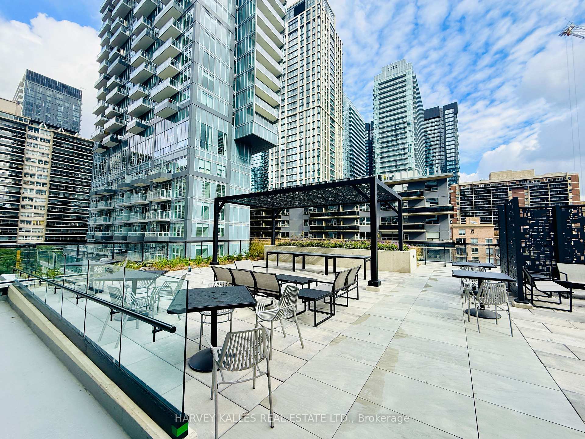 Photo 9 of Unit 704, 65 Broadway Avenue, Toronto, Mount Pleasant West — HOMEH