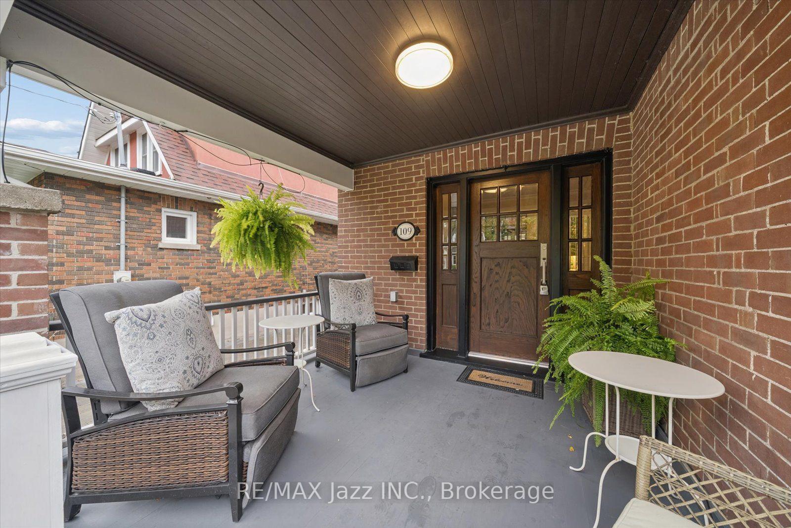 Photo 5 of 109 Lauder Road, Oshawa, O'Neill — HOMEH