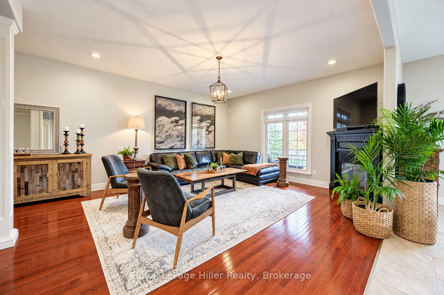 Photo 9 of 16 North Pointe Drive, Stratford — HOMEH