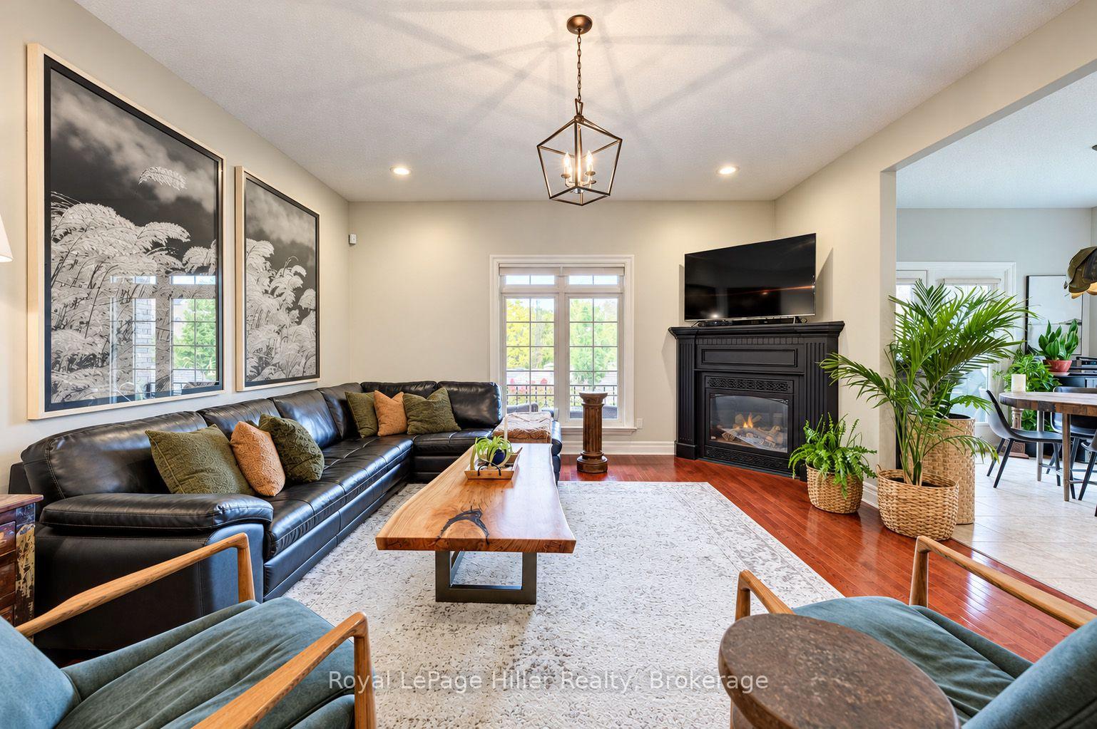Photo 10 of 16 North Pointe Drive, Stratford — HOMEH