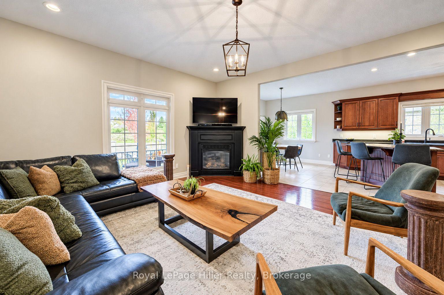 Photo 11 of 16 North Pointe Drive, Stratford — HOMEH