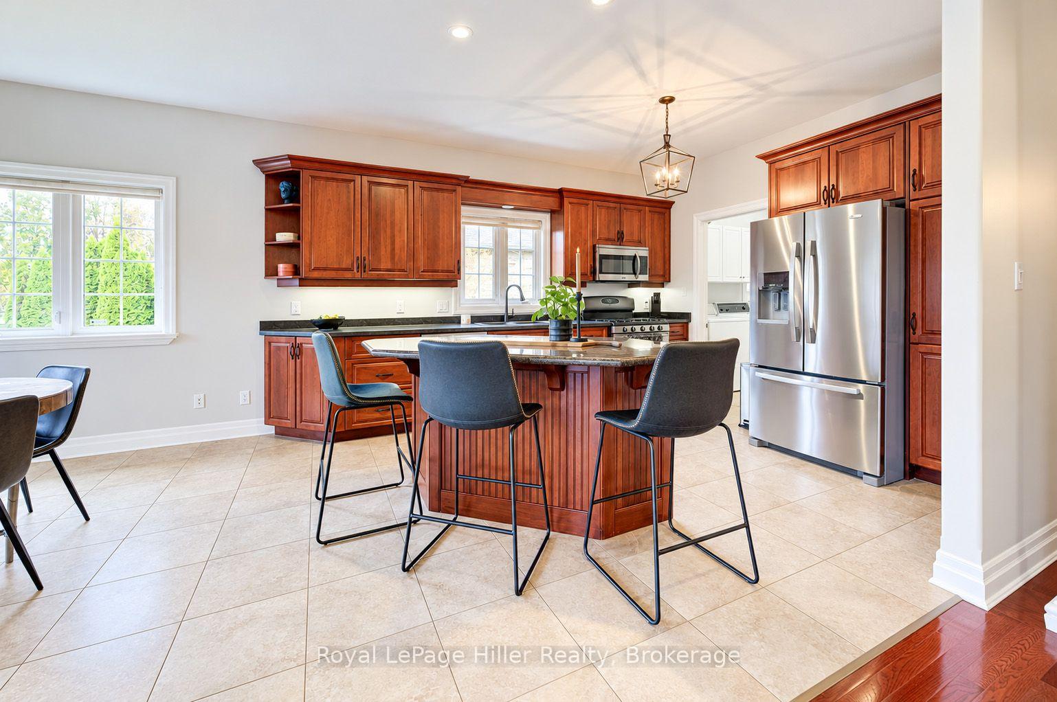 Photo 13 of 16 North Pointe Drive, Stratford — HOMEH
