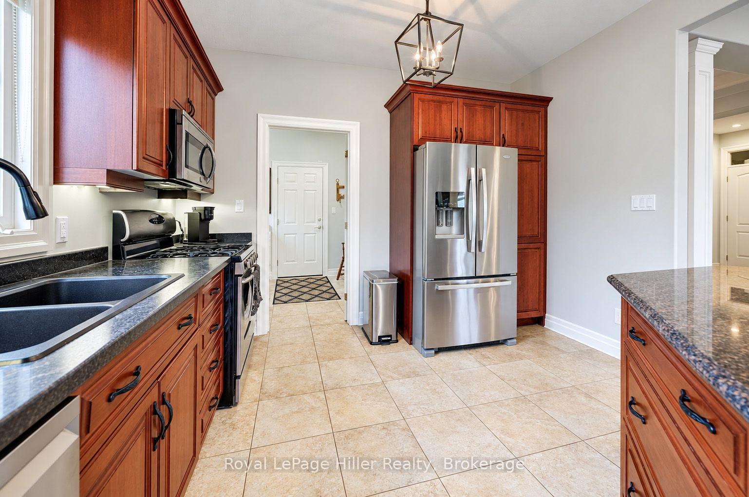 Photo 17 of 16 North Pointe Drive, Stratford — HOMEH
