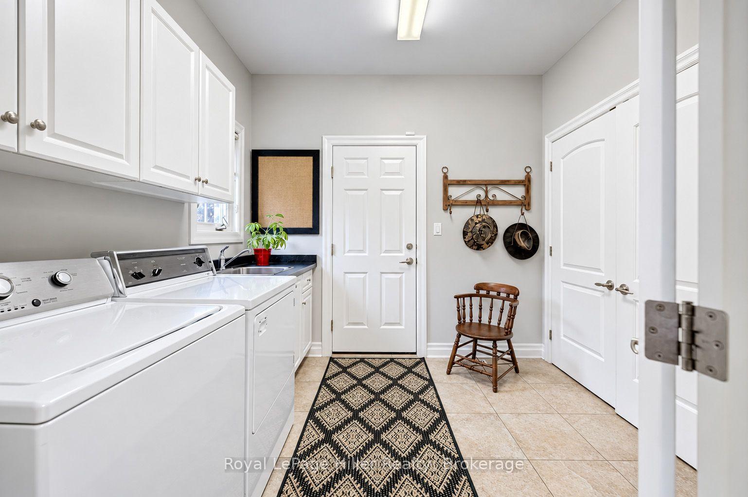 Photo 20 of 16 North Pointe Drive, Stratford — HOMEH