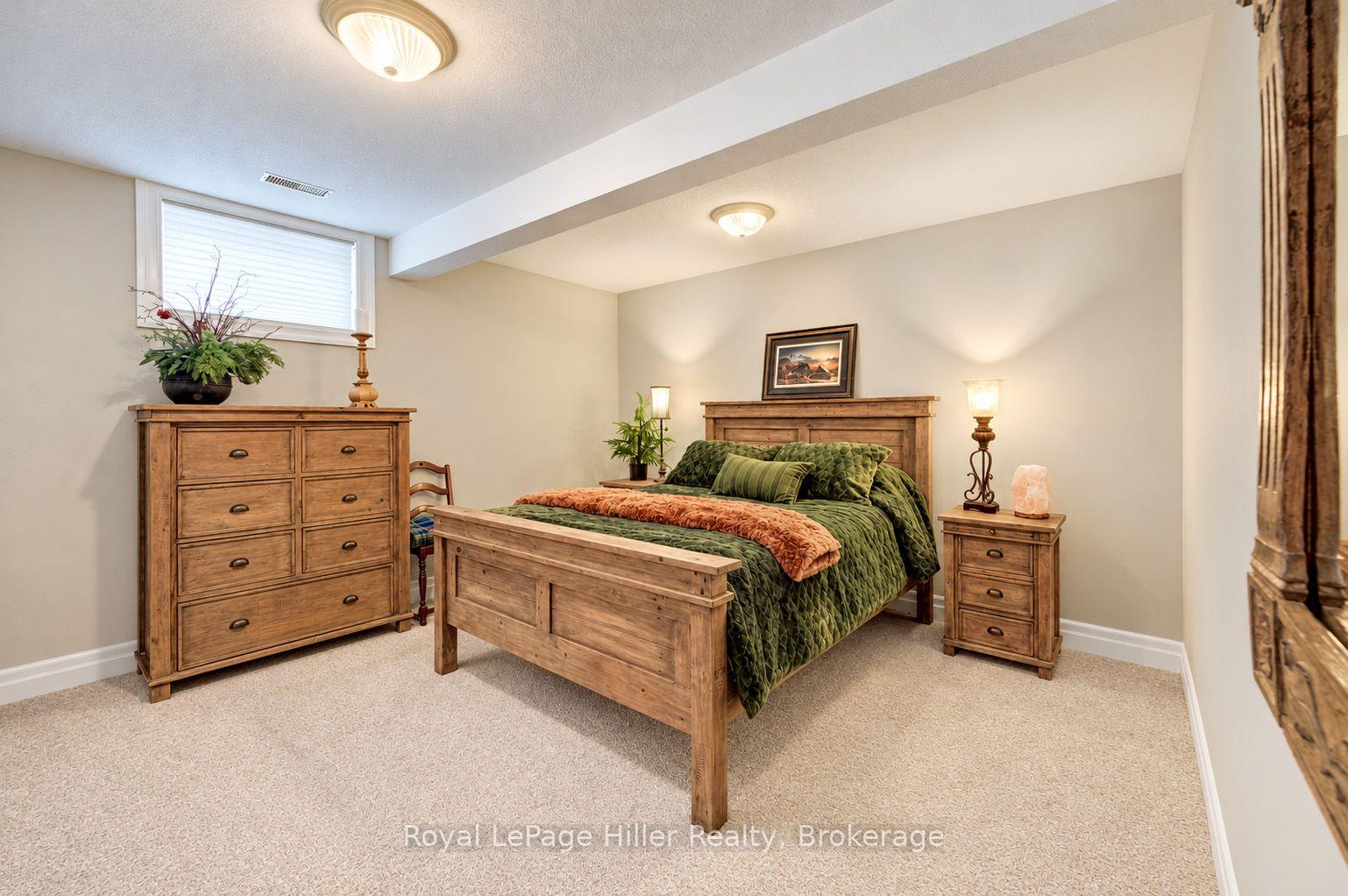 Photo 33 of 16 North Pointe Drive, Stratford — HOMEH