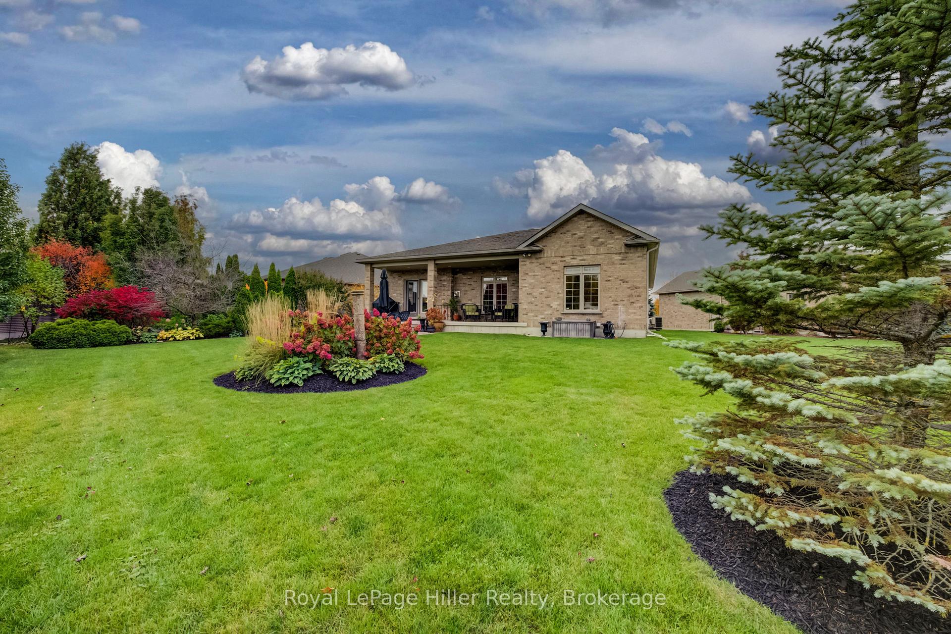 Photo 44 of 16 North Pointe Drive, Stratford — HOMEH