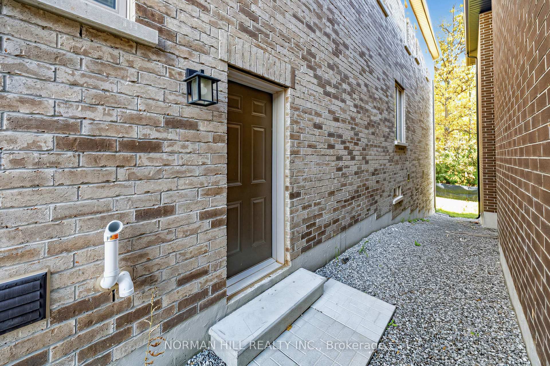 Photo 29 of 129 Antibes Drive, Brampton, Credit Valley — HOMEH