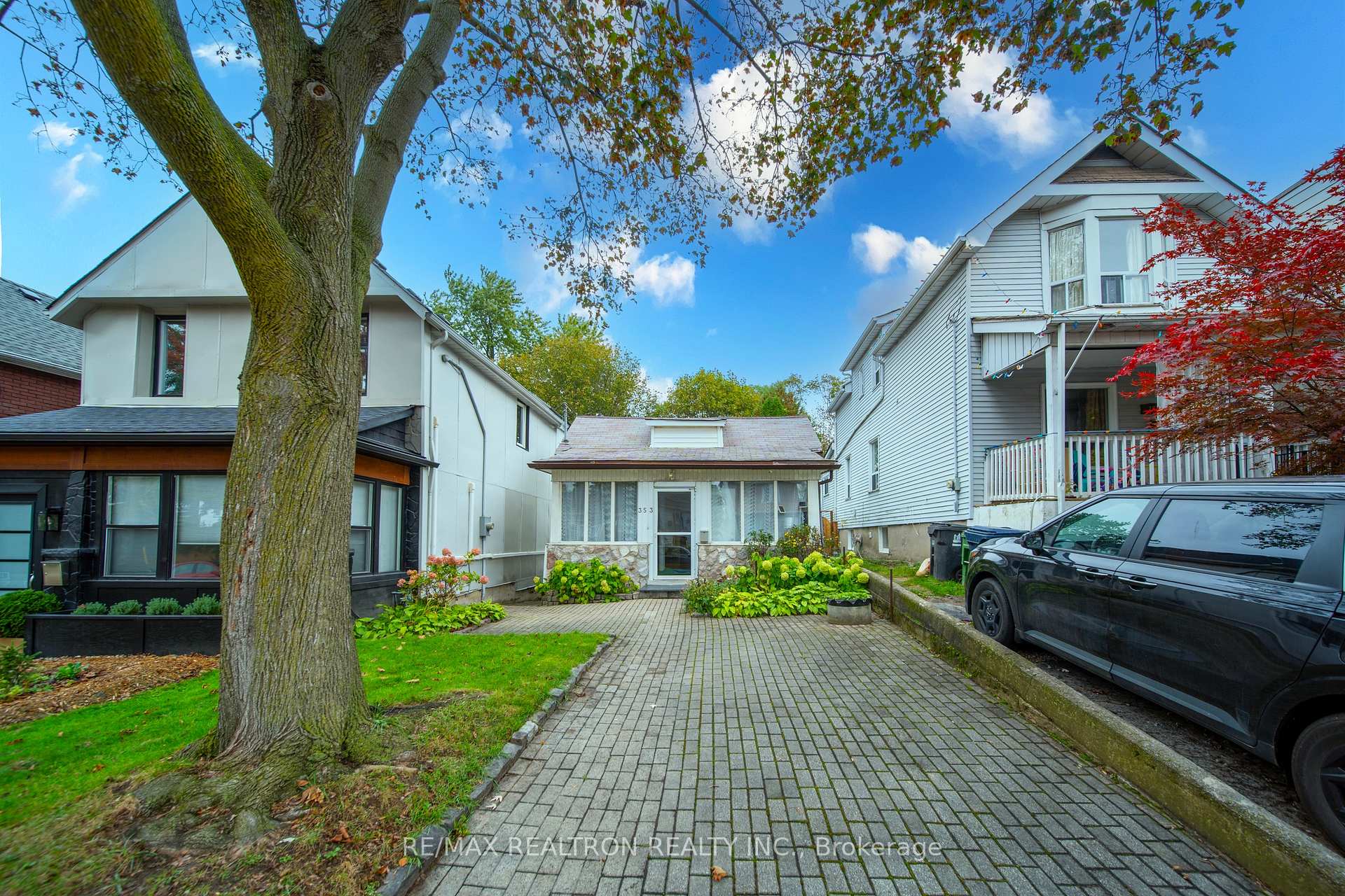 Photo 3 of 353 Rhodes Avenue, Toronto, Greenwood-Coxwell — HOMEH
