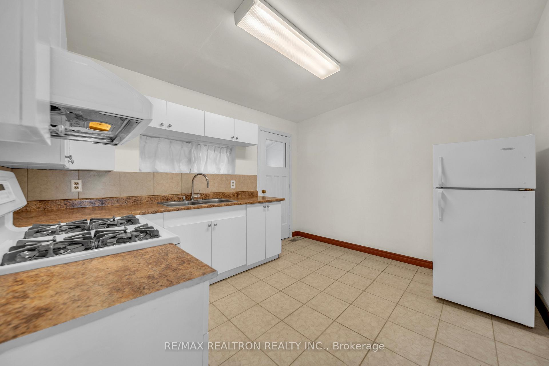 Photo 12 of 353 Rhodes Avenue, Toronto, Greenwood-Coxwell — HOMEH
