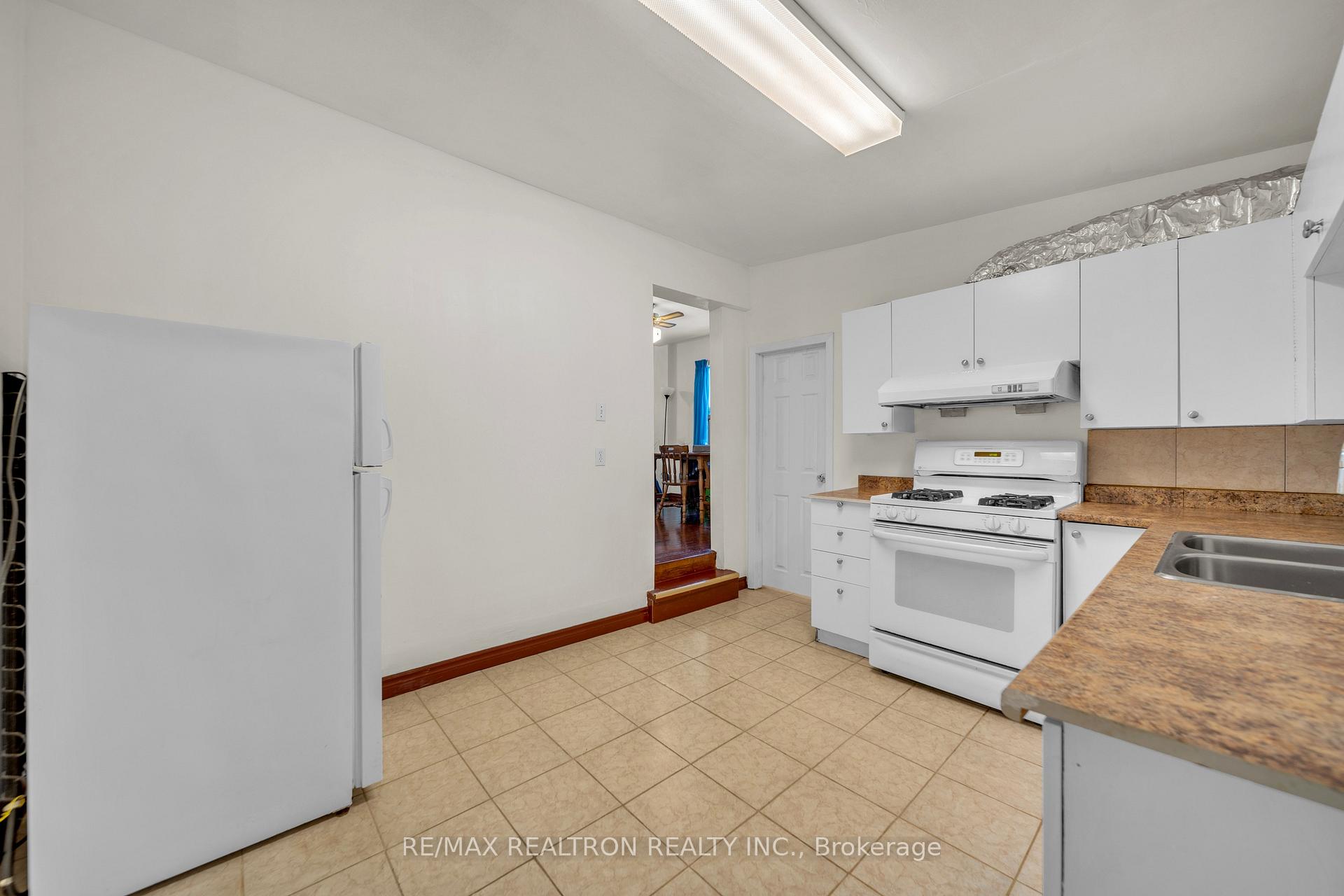 Photo 14 of 353 Rhodes Avenue, Toronto, Greenwood-Coxwell — HOMEH