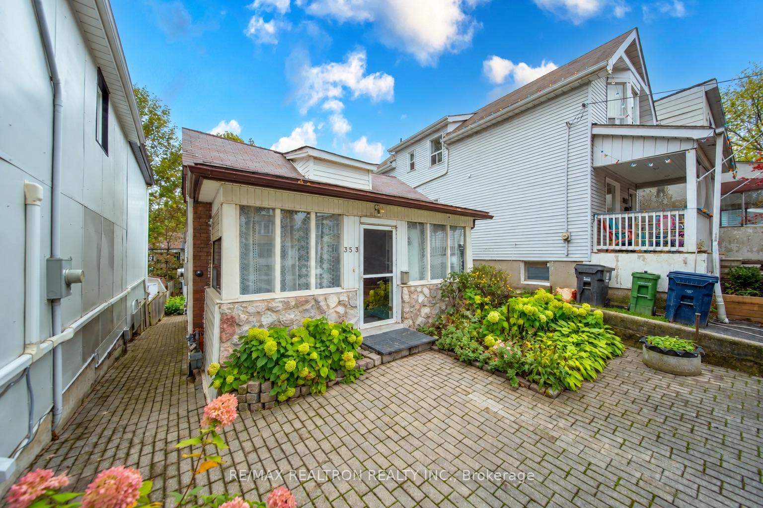 Photo 5 of 353 Rhodes Avenue, Toronto, Greenwood-Coxwell — HOMEH
